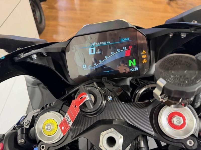 BMW M 1000 RR - photo 7