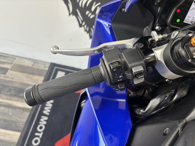 YAMAHA YZF-R YZF-R1 1000 2022 - photo 11