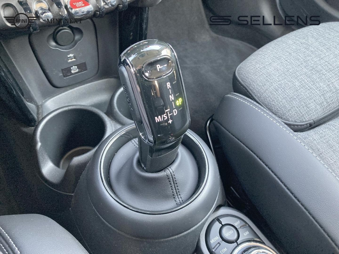 MINI Mini 5 Portes Cooper 136ch Edition Premium BVA7 - photo 14