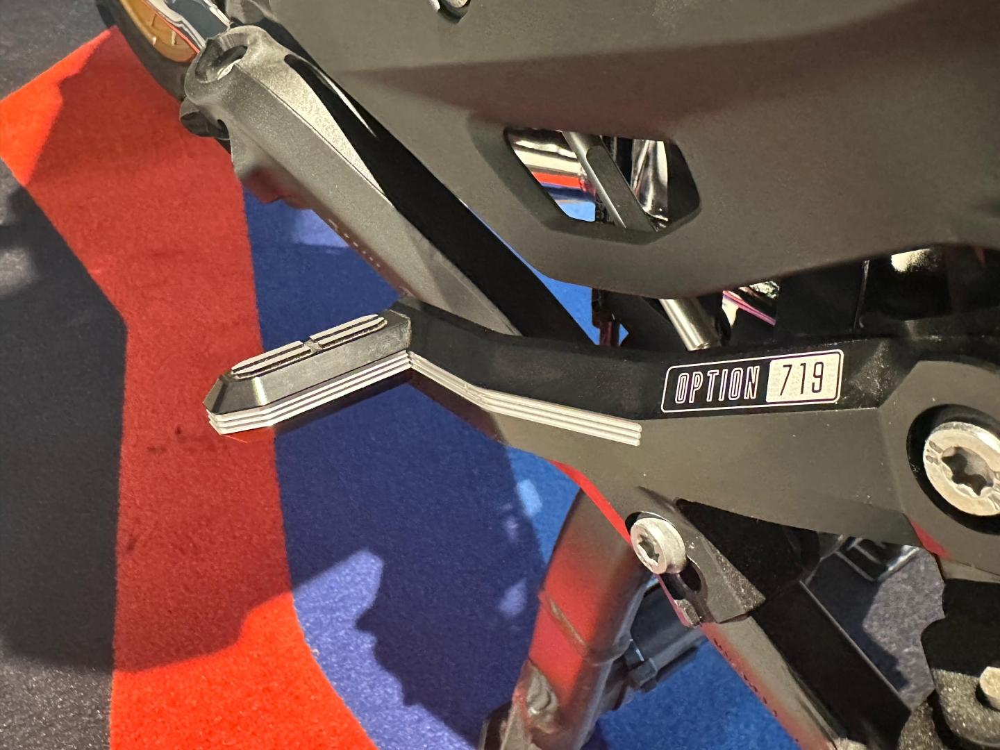 BMW R R 1300 GS - CLEF EN MAIN - photo 12