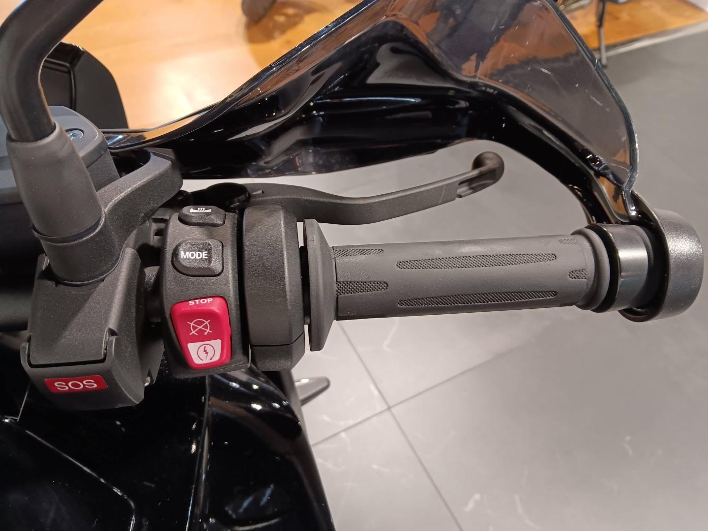 BMW S 1000 XR - photo 8