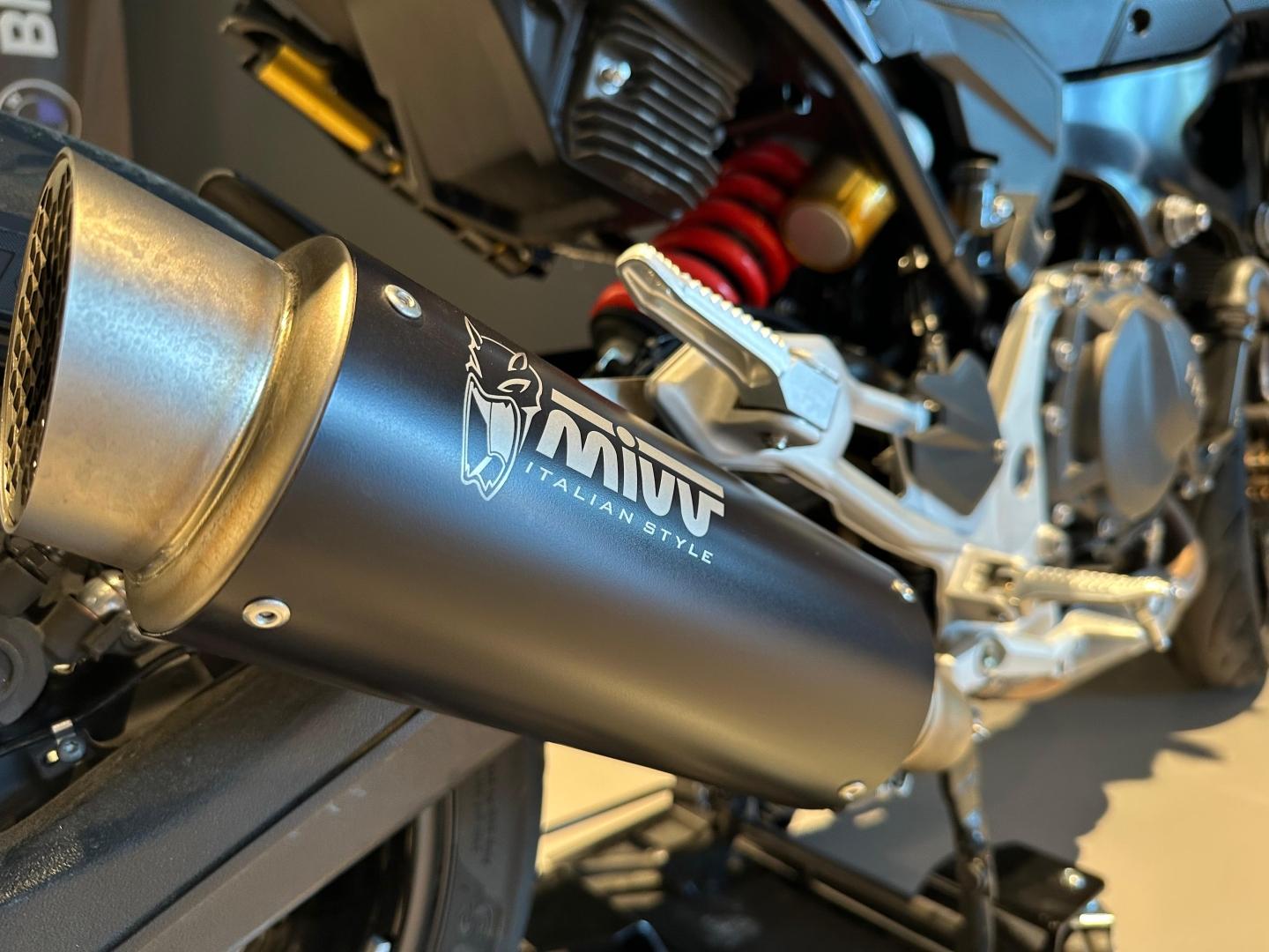 BMW F F 900 R 2025 - photo 13