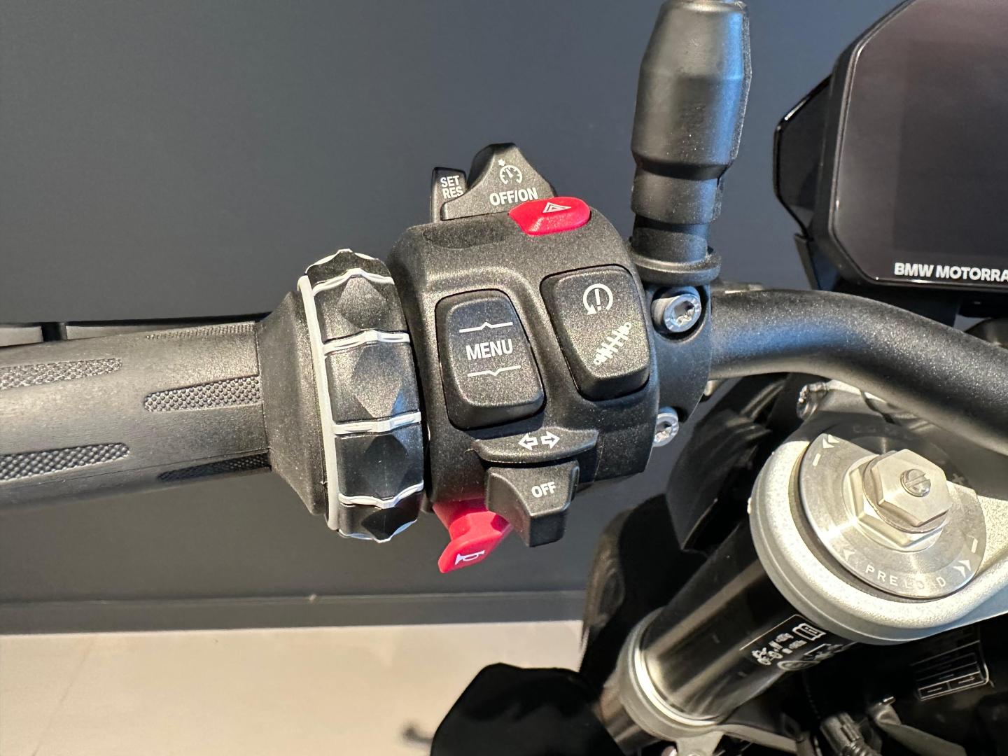 BMW F F 900 R 2025 - photo 15