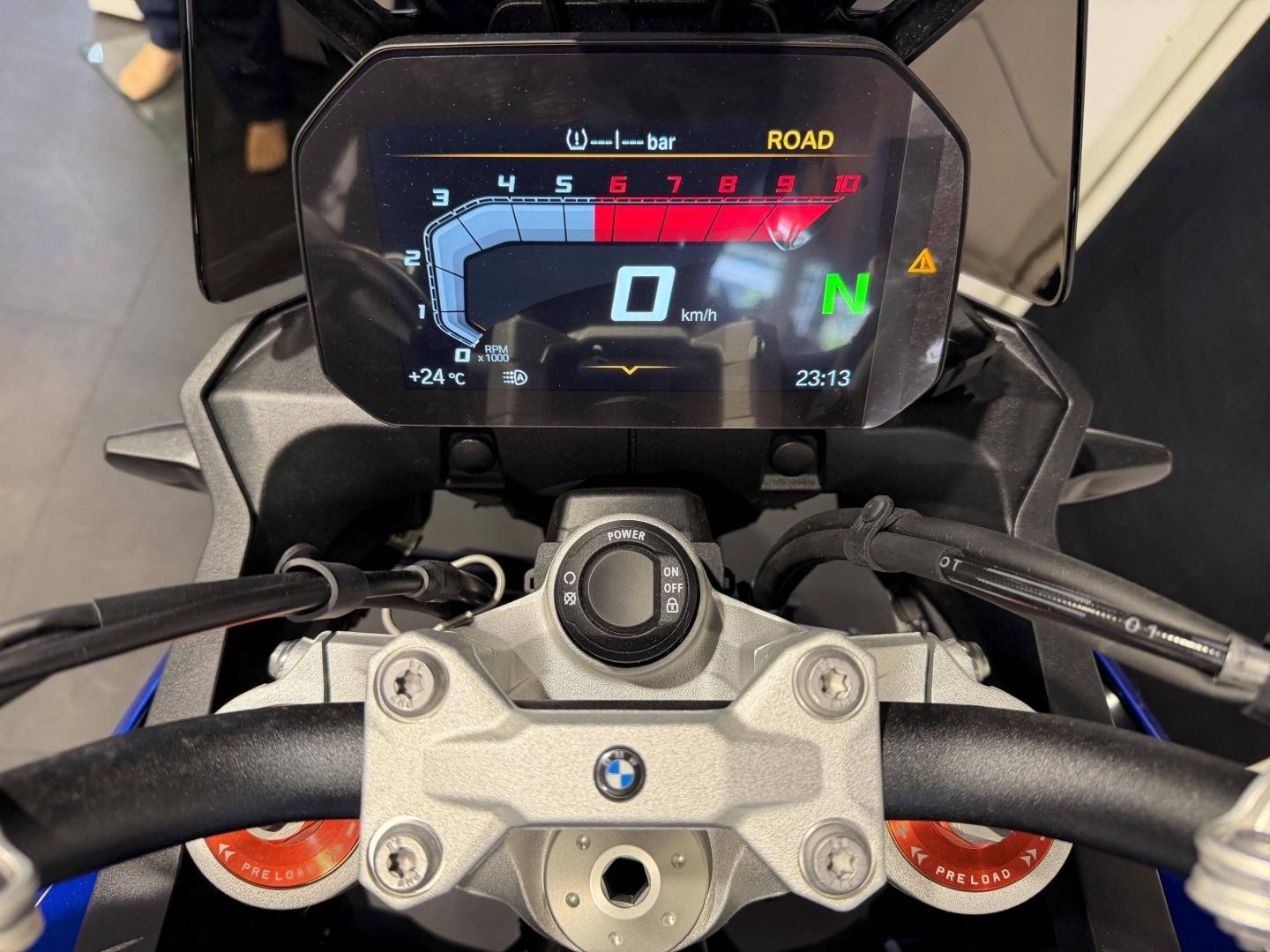 BMW F 900 GS - photo 5