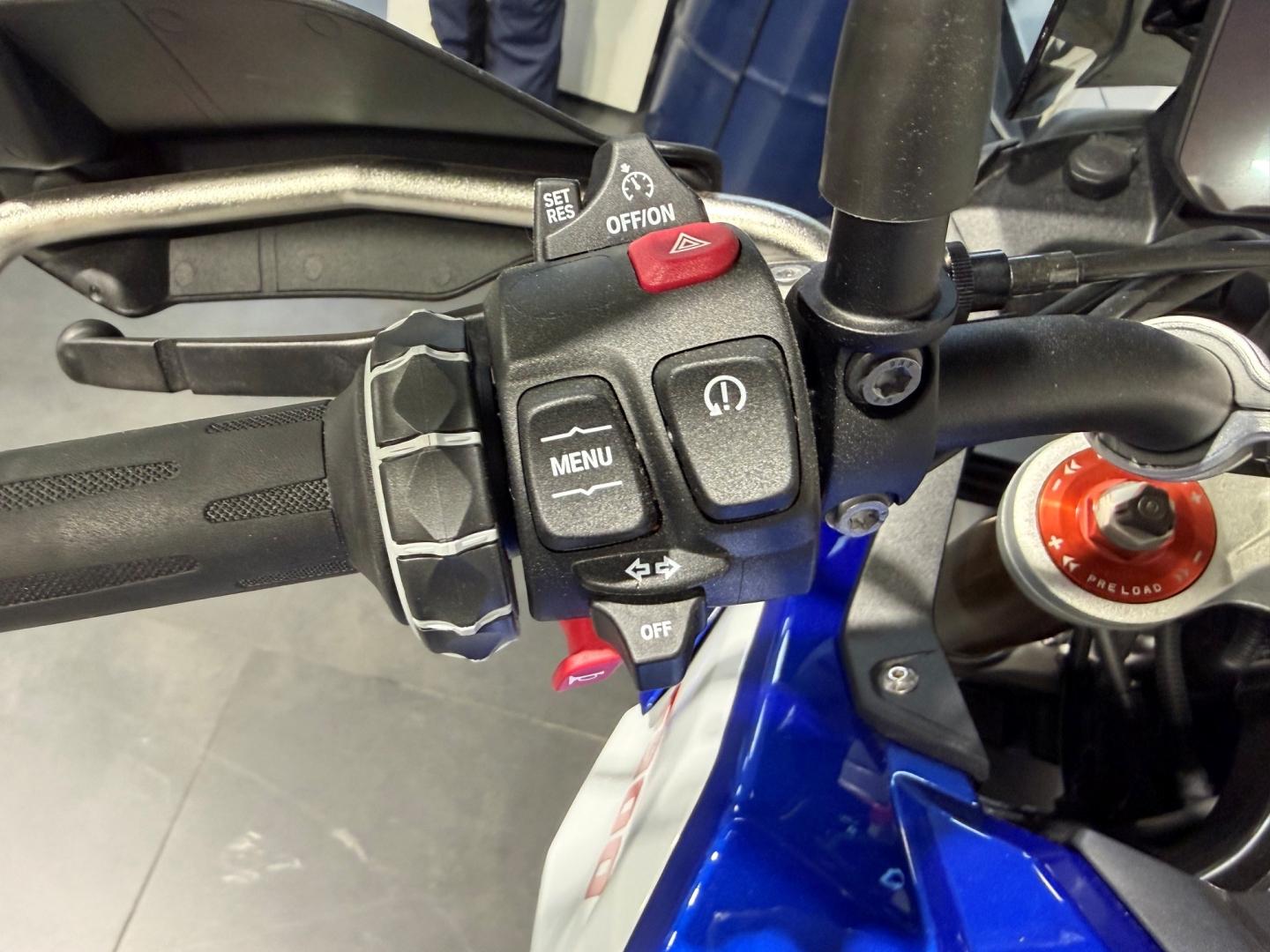 BMW F 900 GS - photo 6