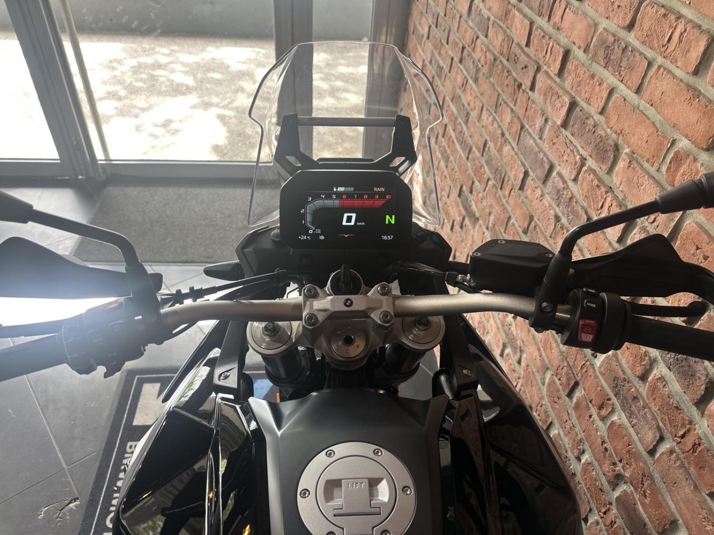 BMW F F 900 GS - photo 8