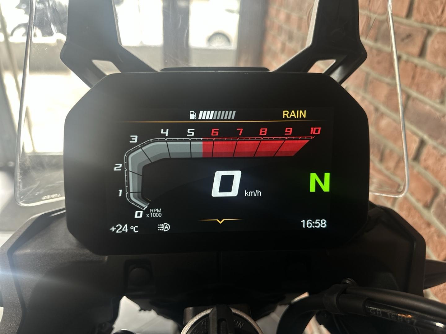 BMW F F 900 GS - photo 11