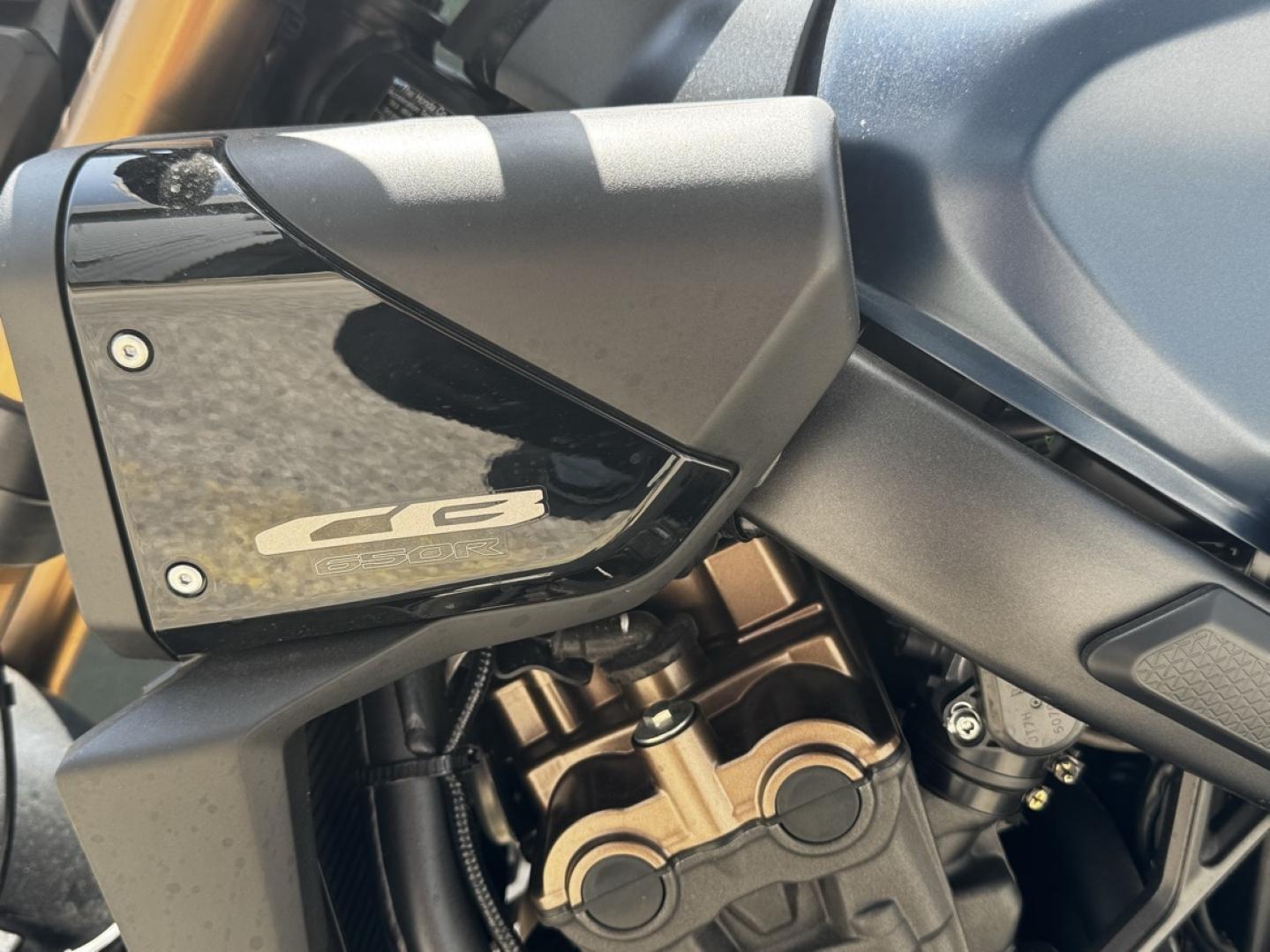 HONDA CB CB 650 R e-Clutch 2026 - photo 9