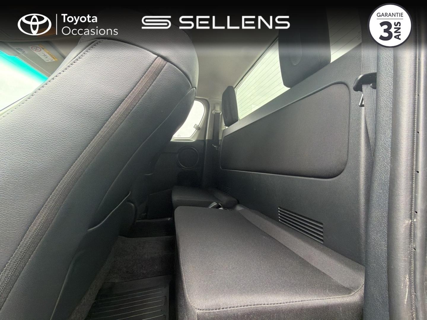 TOYOTA Hilux 2.4 D-4D 150ch X-Tra Cabine Lounge 4WD BVA RC23 - photo 12