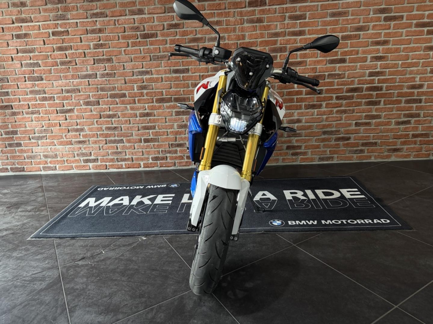 BMW F F 900 R - photo 4