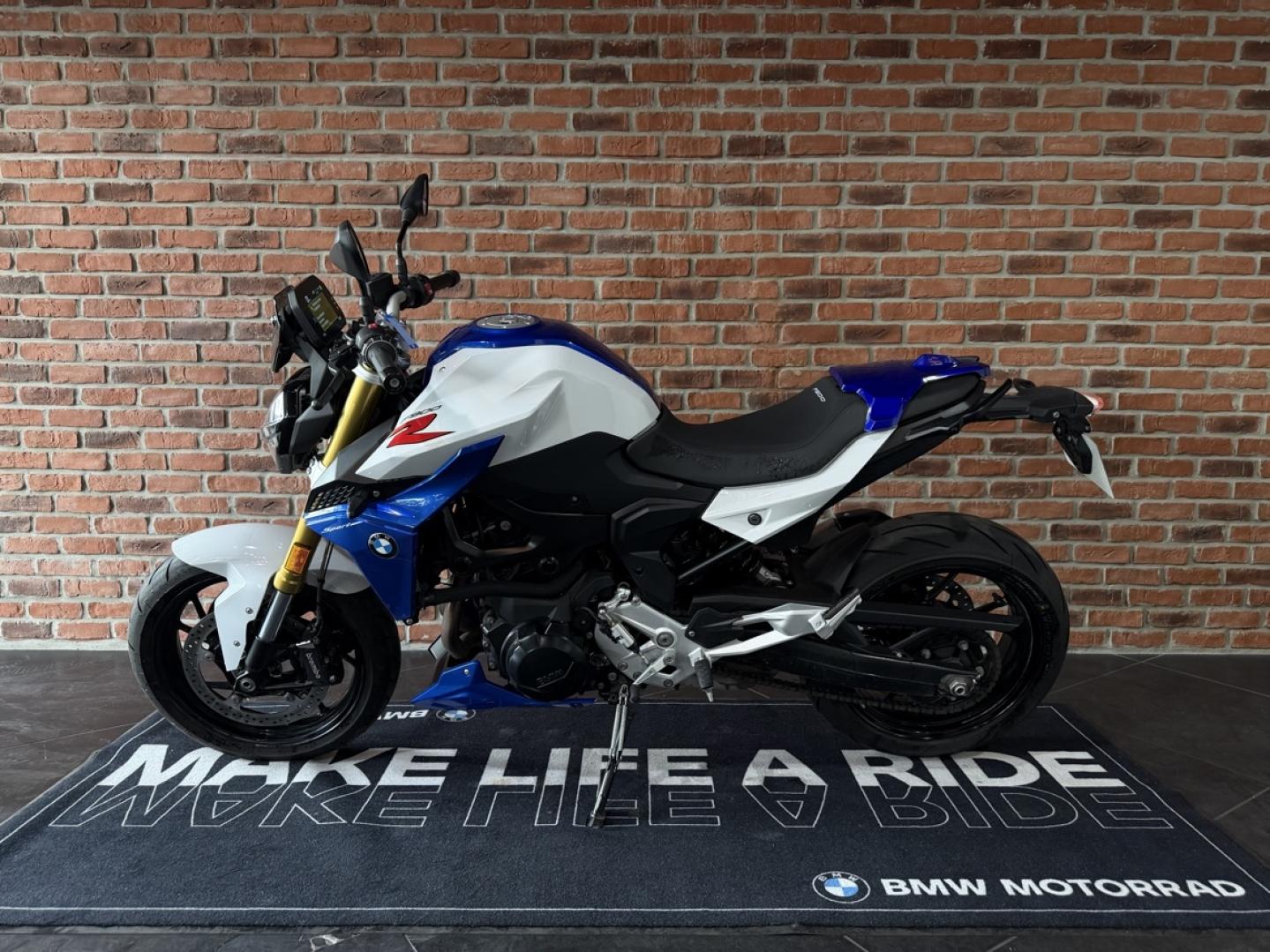 BMW F F 900 R - photo 5