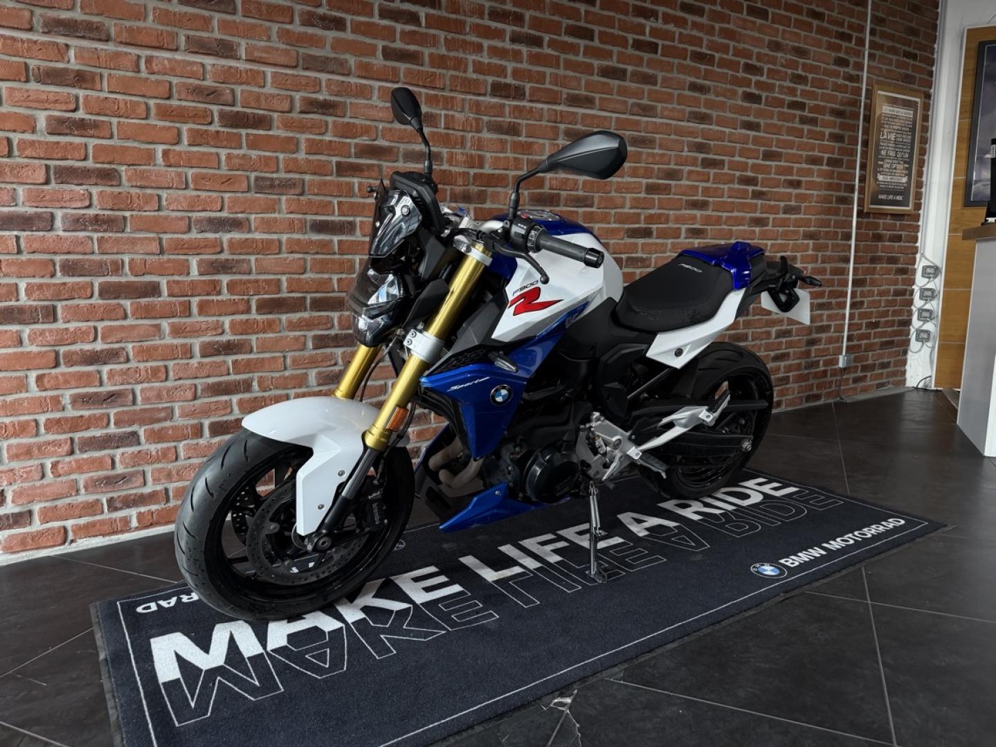 BMW F F 900 R - photo 6