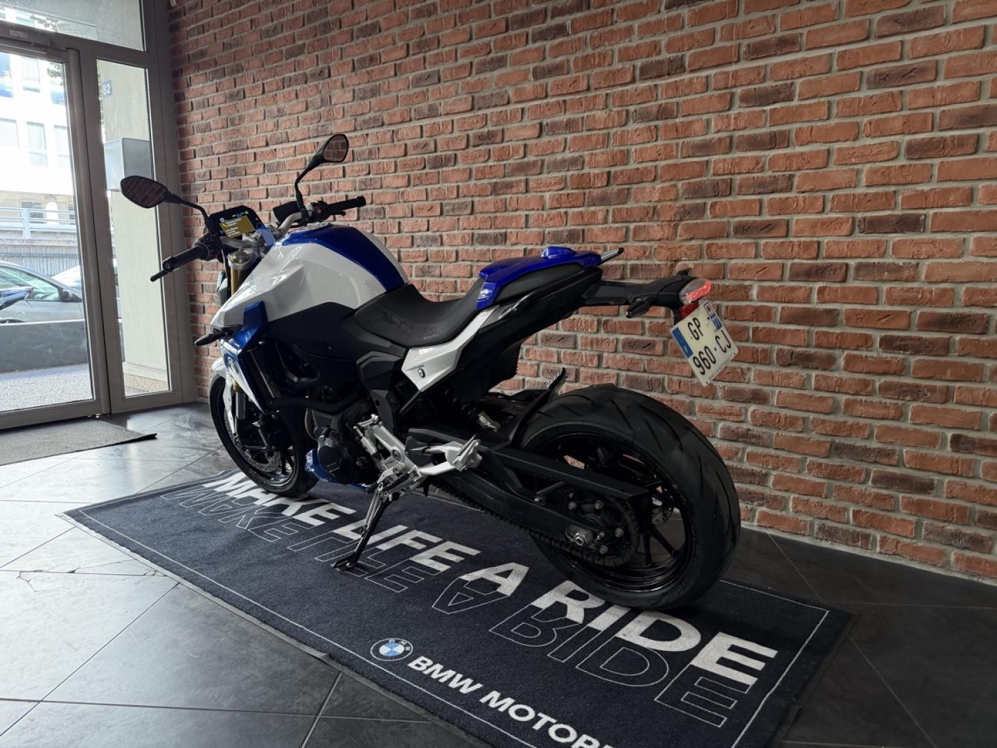 BMW F F 900 R - photo 7