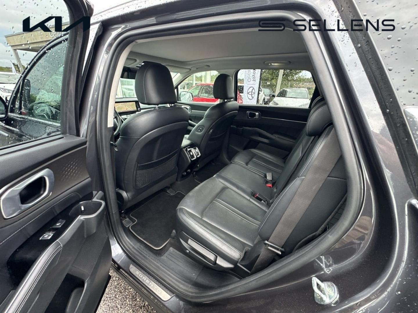 KIA Sorento 1.6 T-GDi 265ch PHEV Design BVA6 4x4 7 places - photo 12