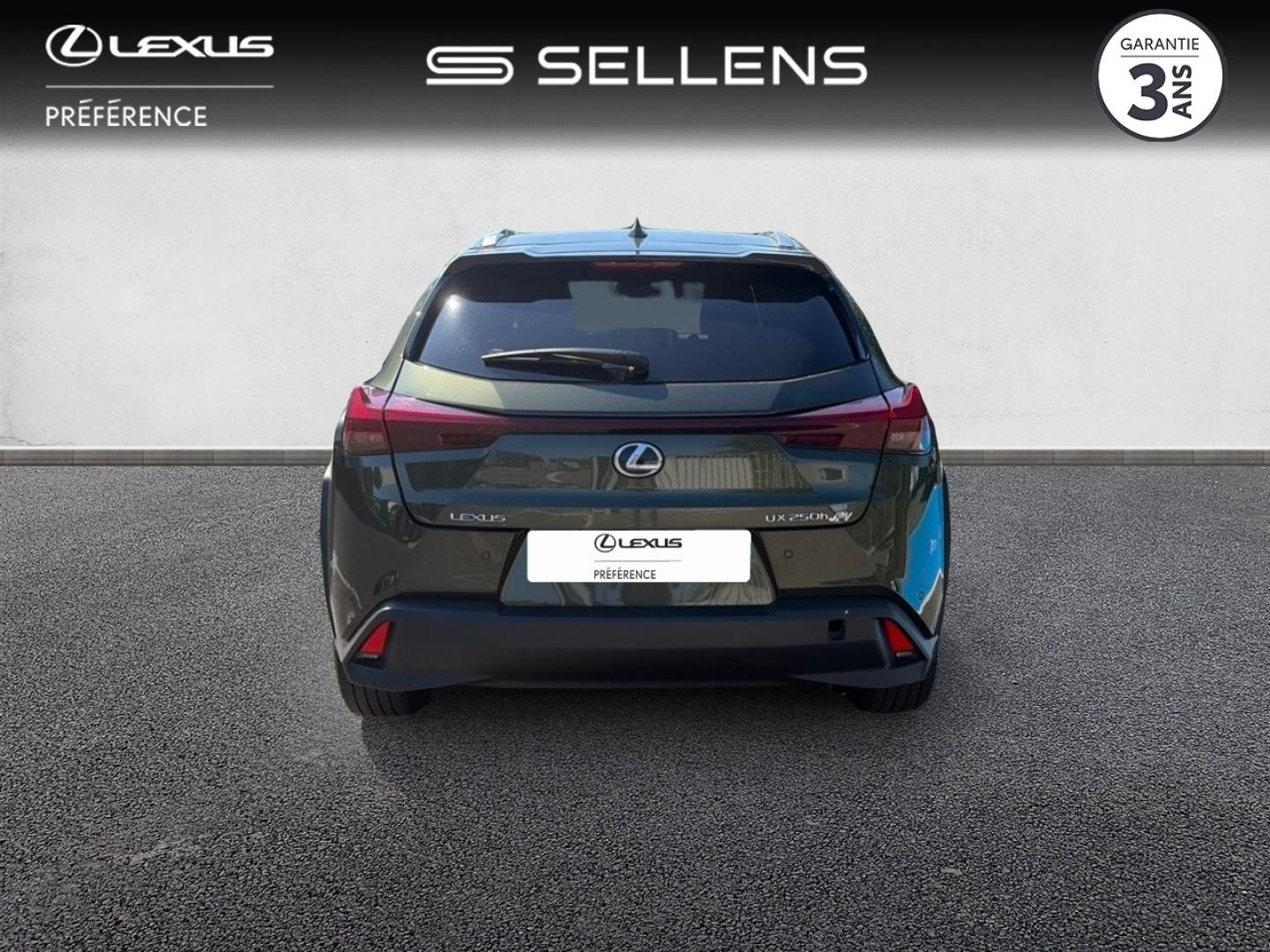 LEXUS UX 250h 2WD Luxe Plus MY22 - photo 10