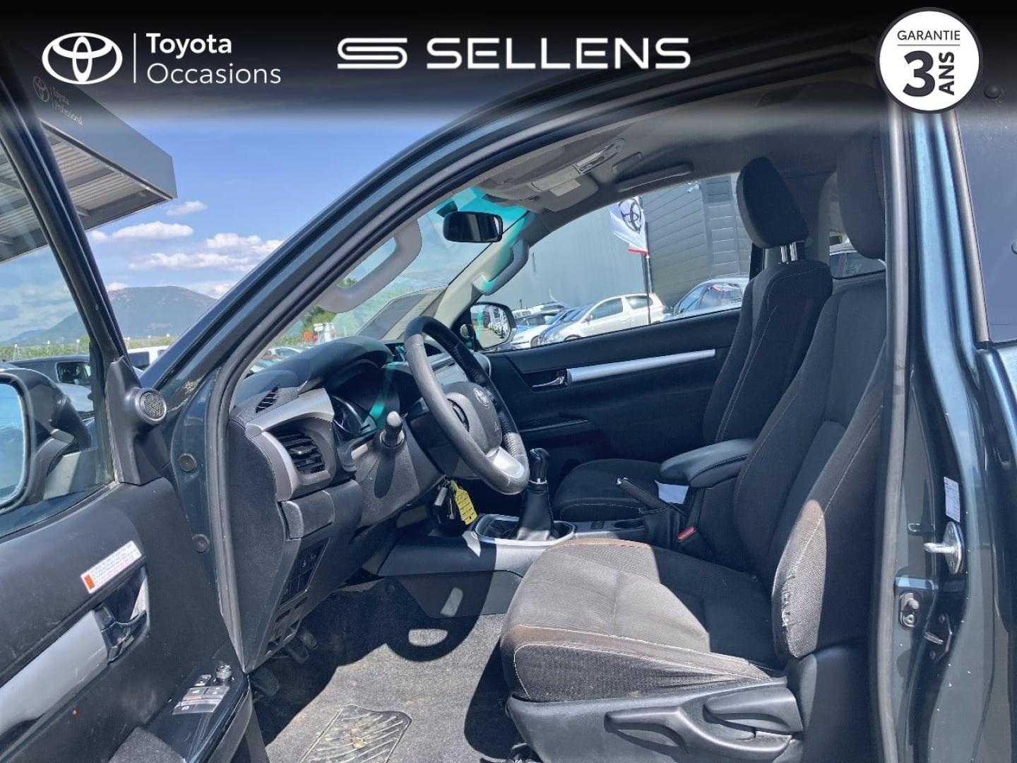 TOYOTA Hilux 2.4 D-4D 150ch X-Tra Cabine Légende 4WD RC23 - photo 11