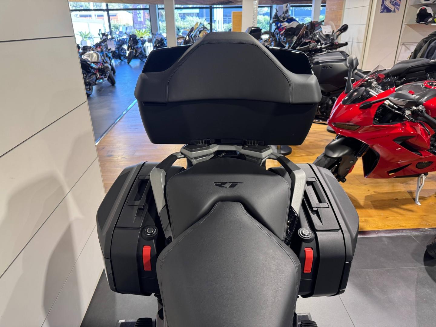 BMW R R 1300 RT - photo 10