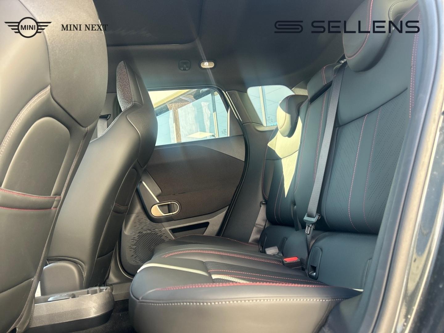 MINI Aceman JCW E 258ch JCW - photo 9