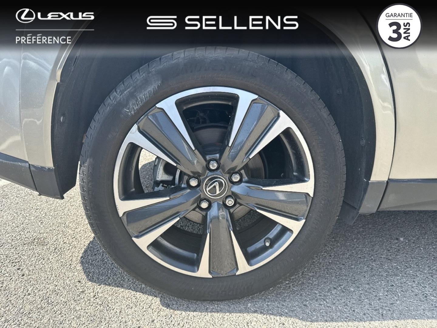 LEXUS UX 250h 2WD Executive MY22 - photo 16