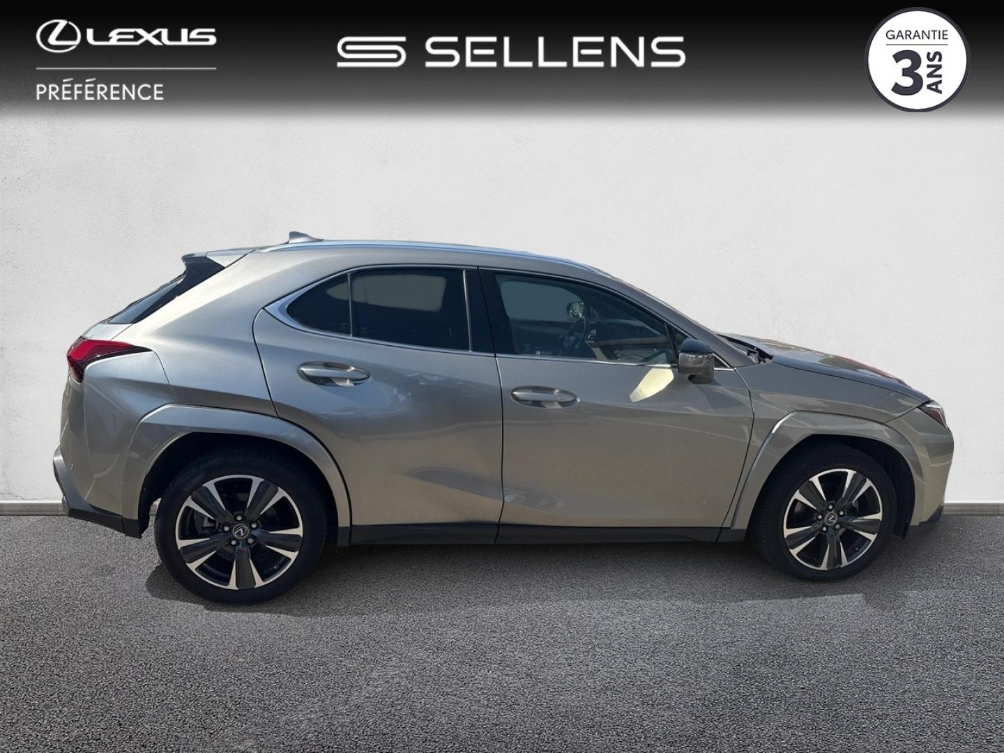 LEXUS UX 250h 2WD Executive MY22 - photo 17