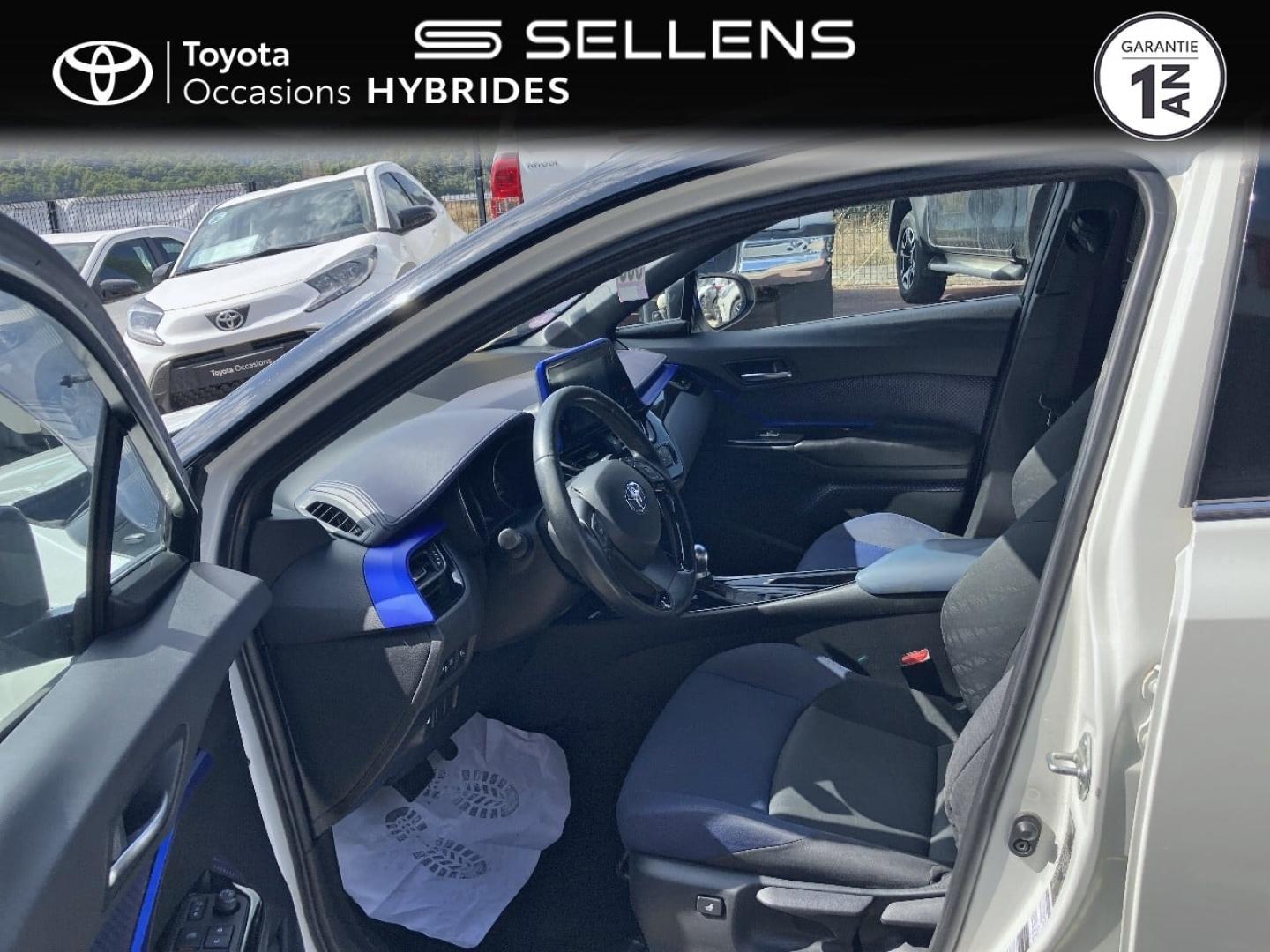 TOYOTA C-HR 122h Graphic 2WD E-CVT - photo 11