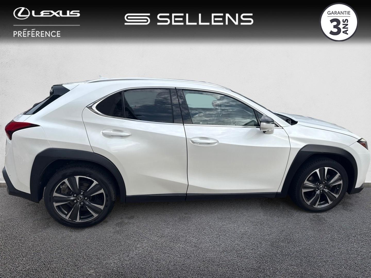 LEXUS UX 250h 2WD Executive MY20 - photo 17