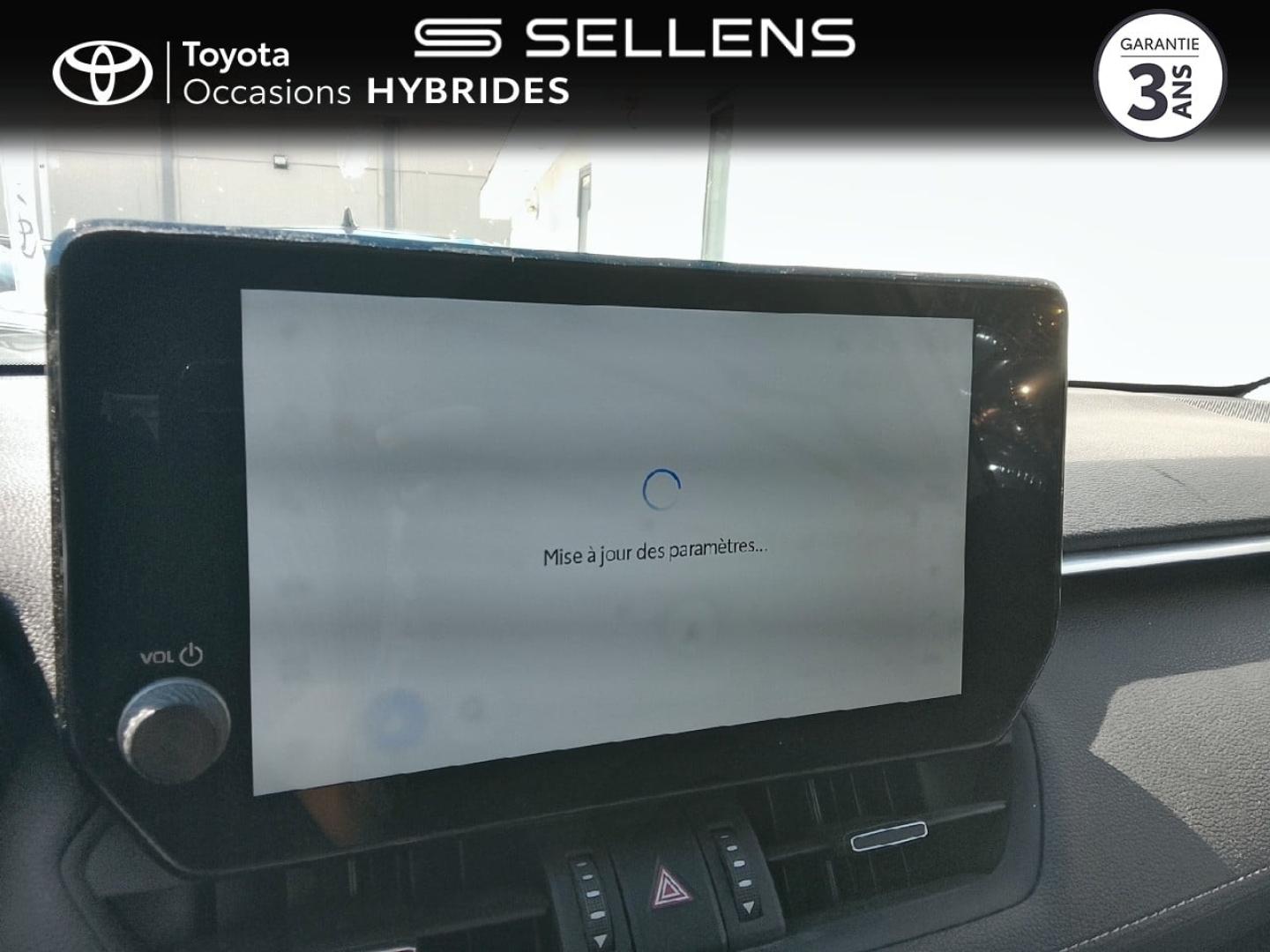TOYOTA RAV4 2.5 Hybride 218ch Dynamic 2WD MY22 - photo 15