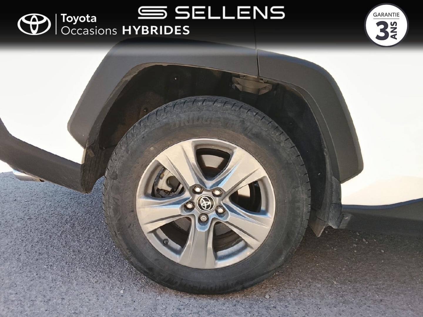 TOYOTA RAV4 2.5 Hybride 218ch Dynamic 2WD MY22 - photo 16