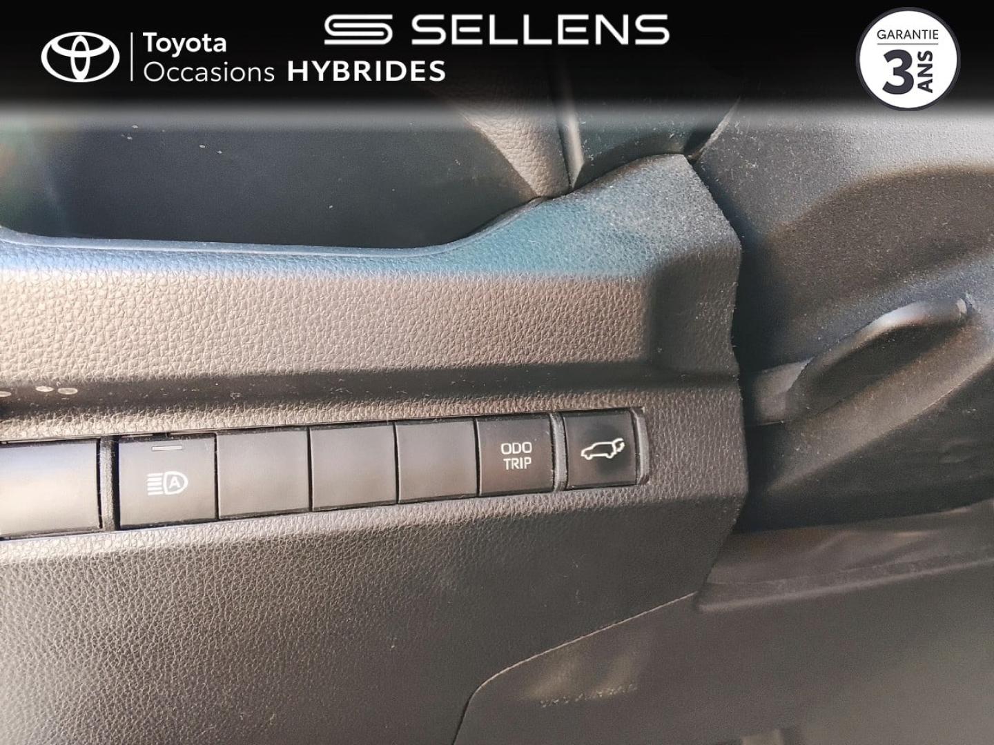 TOYOTA RAV4 2.5 Hybride 218ch Dynamic 2WD MY22 - photo 17