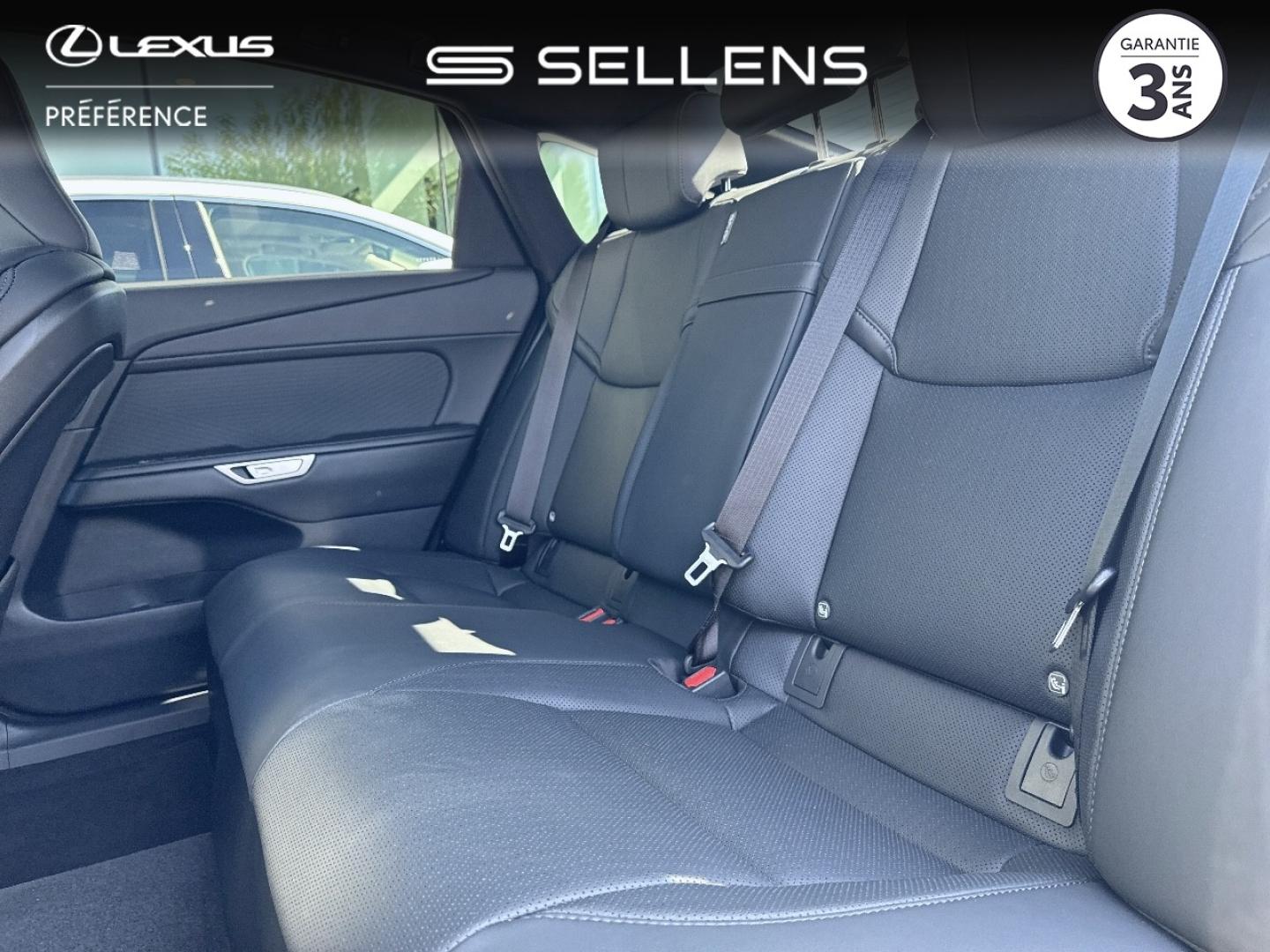 LEXUS ES 300h Luxe pack innovation - photo 12