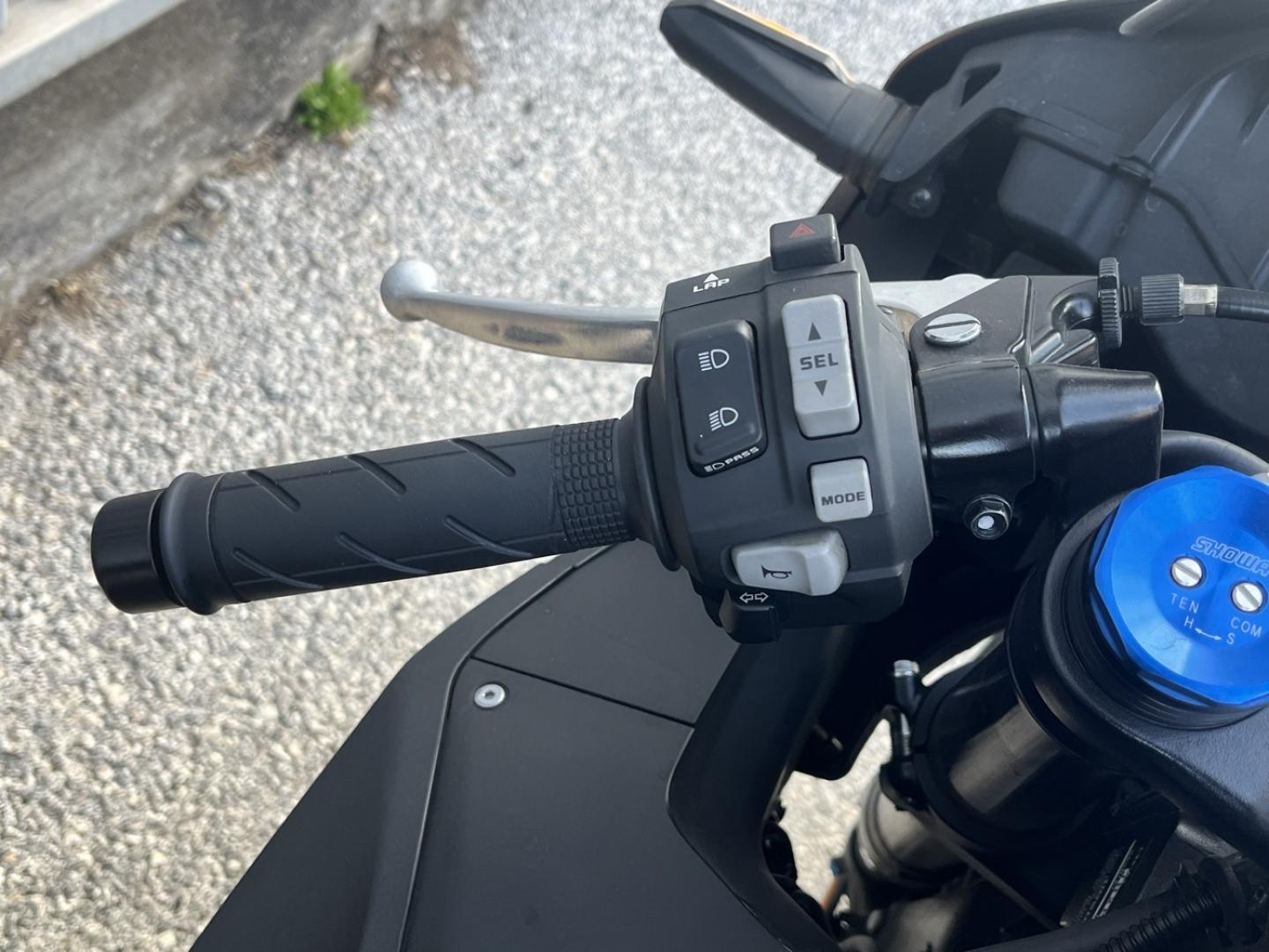 HONDA CBR CBR 600 RR Garantie 11/2031 A partir de 186€/mois - photo 6