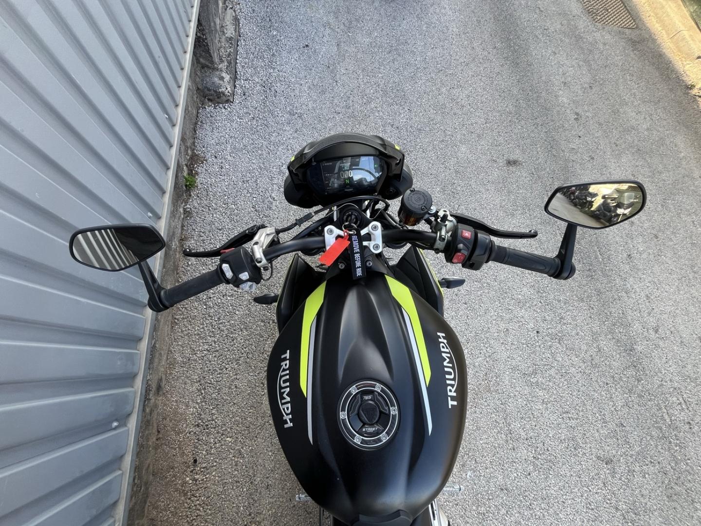 TRIUMPH Street TRIPLE RS - photo 3
