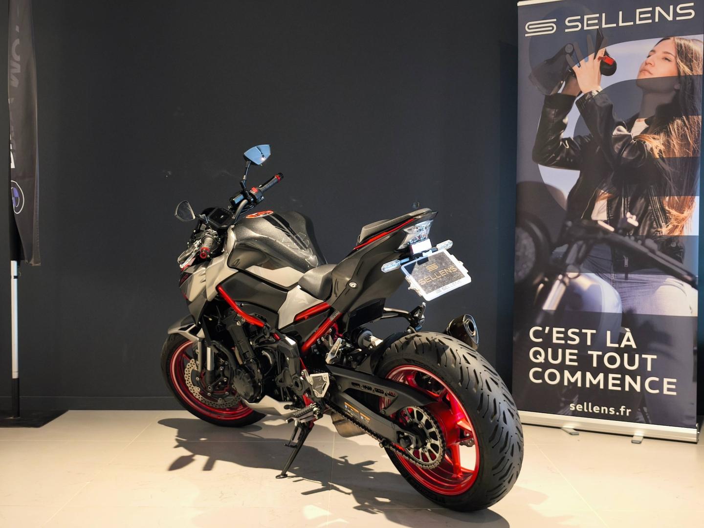 KAWASAKI Z 900 - photo 6