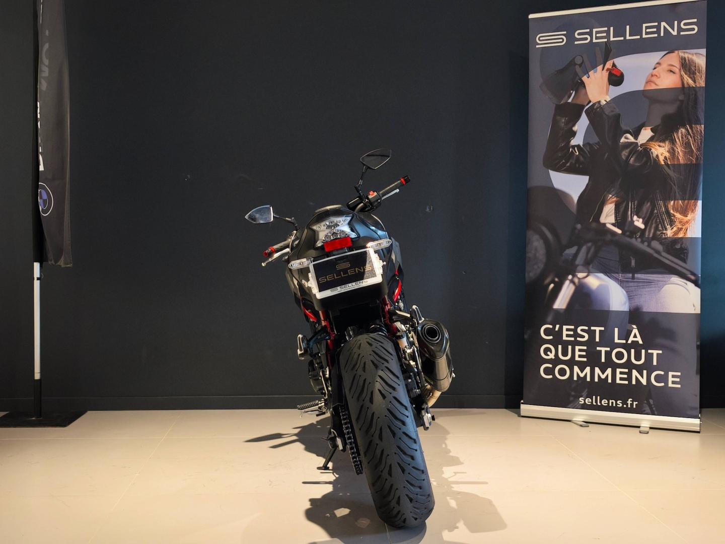 KAWASAKI Z 900 - photo 7