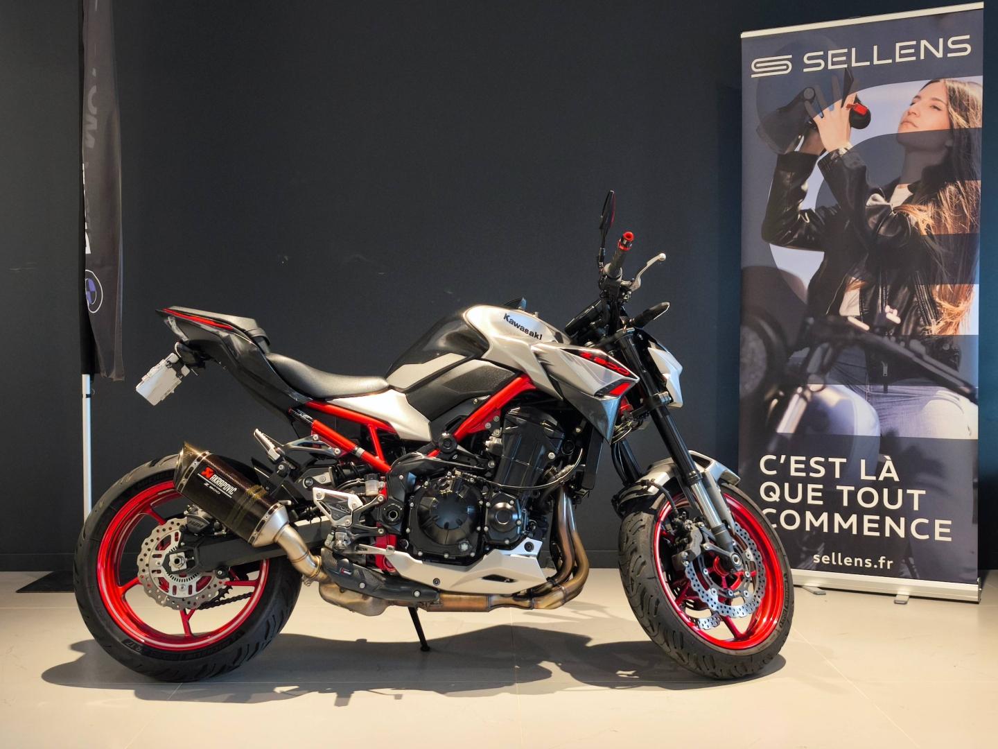 KAWASAKI Z 900 - photo 9