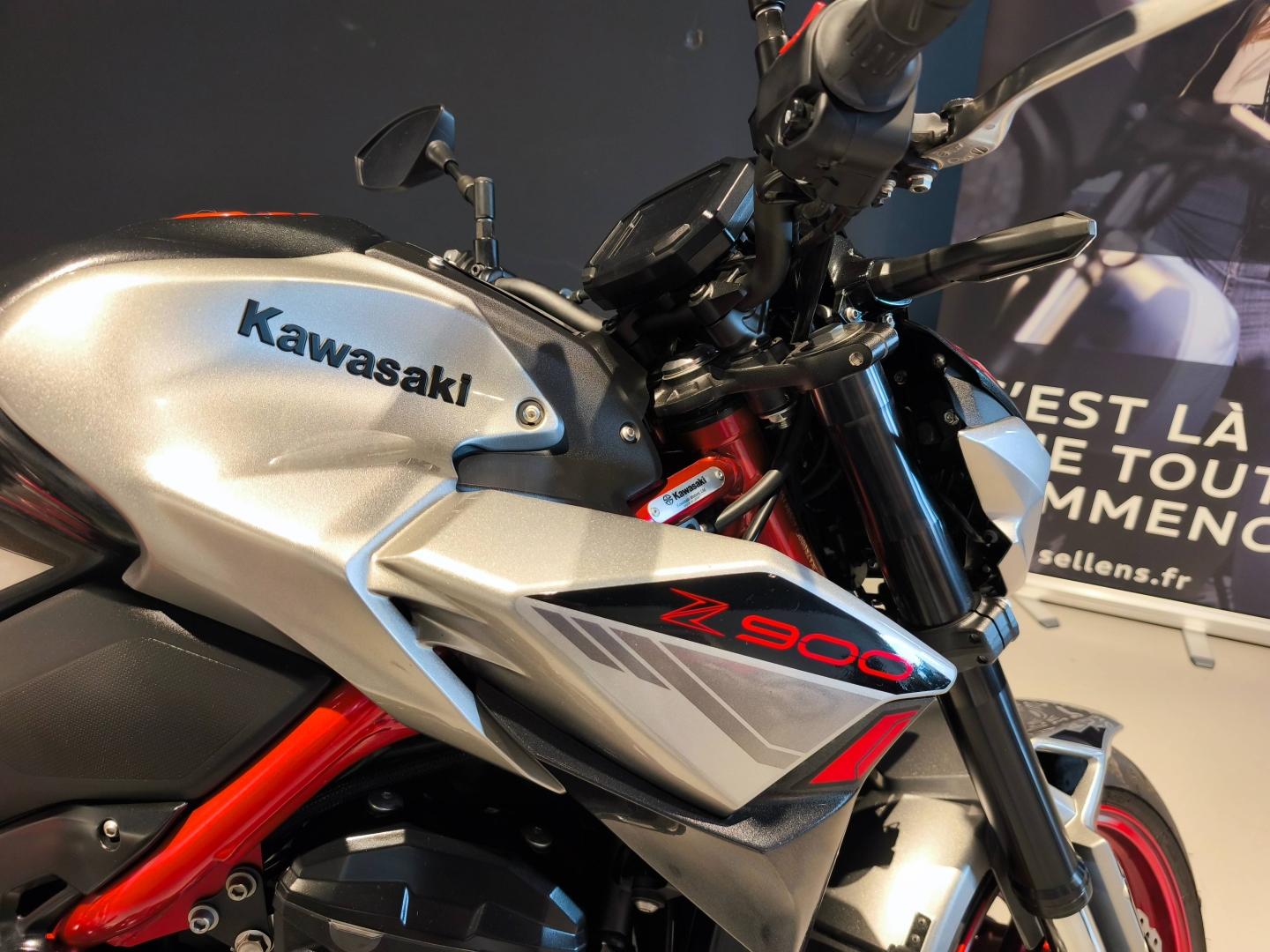 KAWASAKI Z 900 - photo 11
