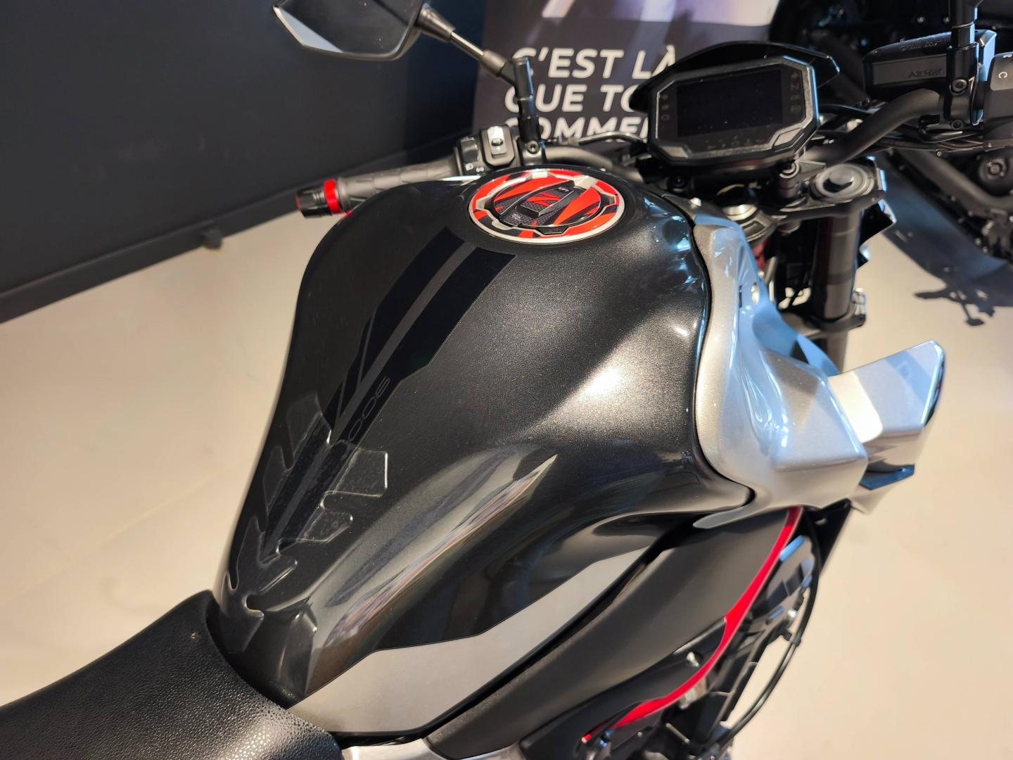 KAWASAKI Z 900 - photo 12