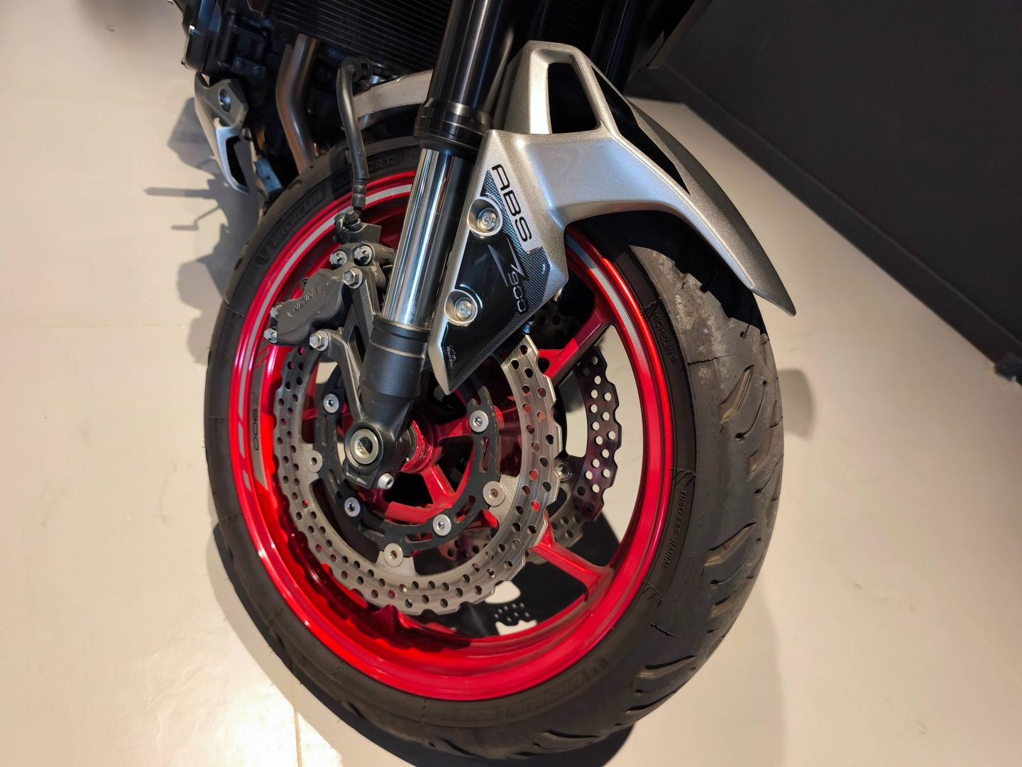 KAWASAKI Z 900 - photo 16