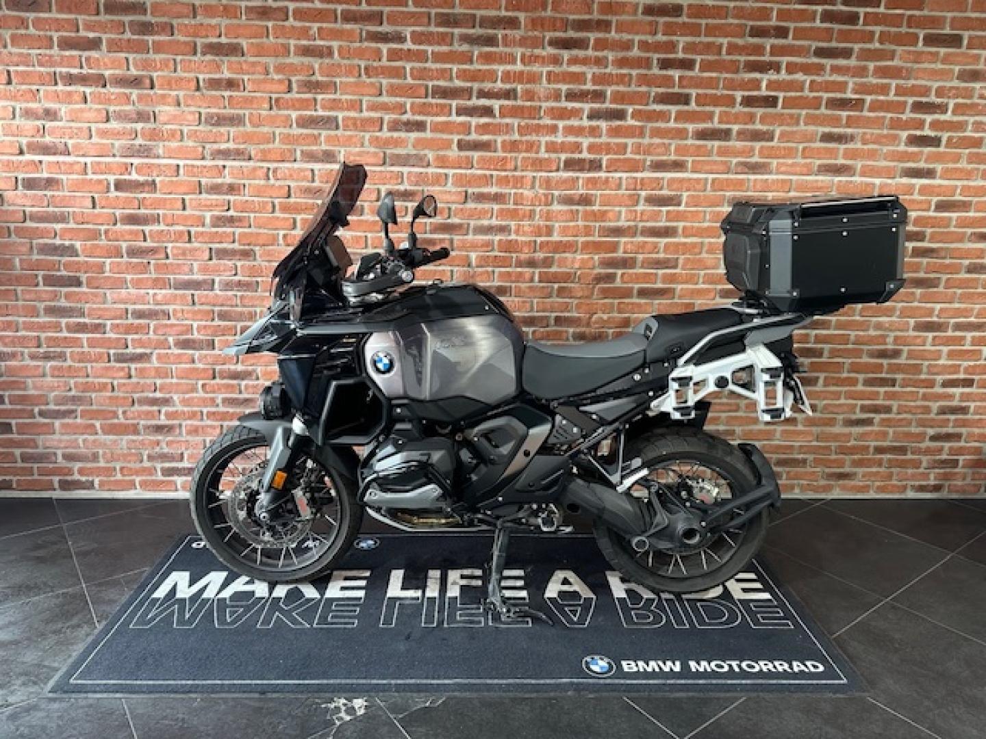 Photo BMW R R 1300 GS Adventure BCD LONE RIDER AKRAPOVIC