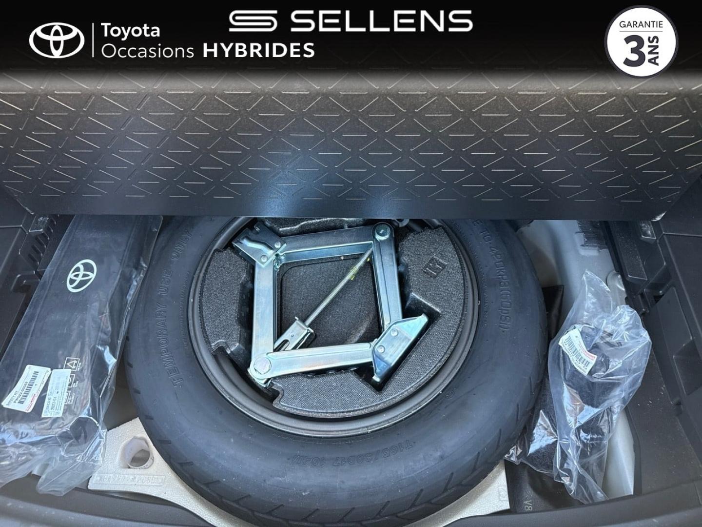 TOYOTA RAV4 2.5 Hybride 218ch Dynamic 2WD MY23 - photo 17
