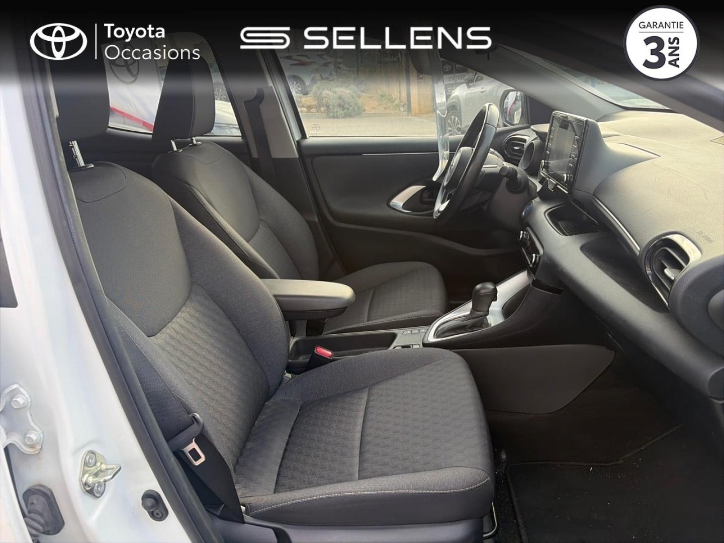 TOYOTA Yaris 116h Design 5p - photo 6