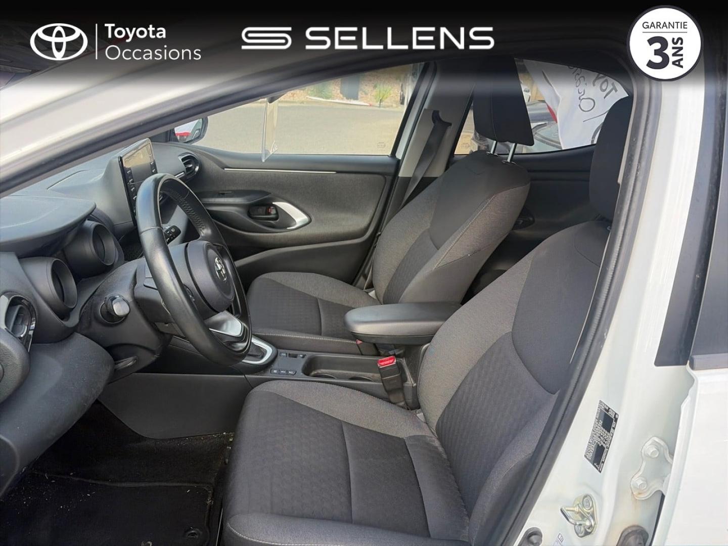 TOYOTA Yaris 116h Design 5p - photo 11