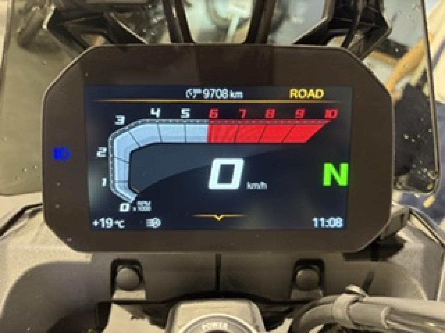BMW F 900 GS - photo 6