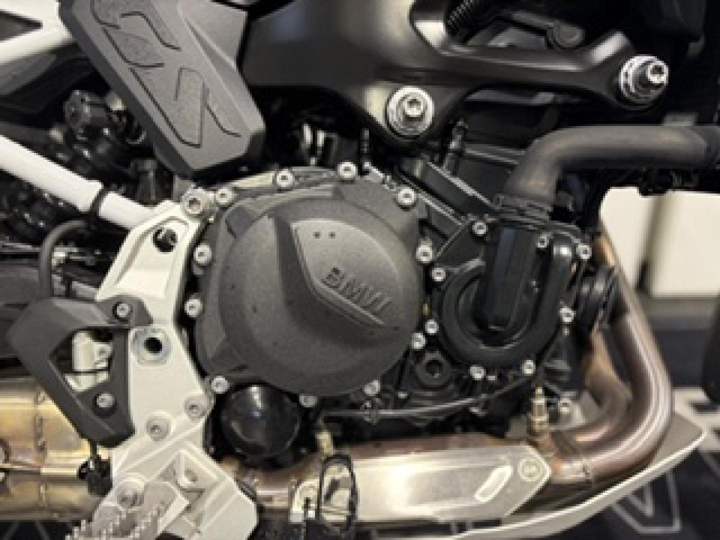 BMW F 900 GS - photo 9