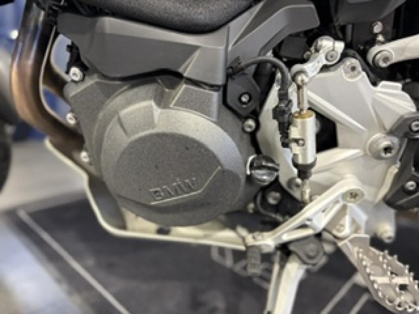 BMW F 900 GS - photo 8