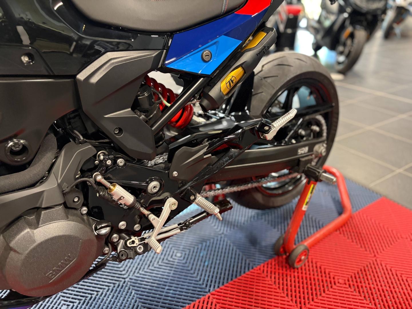 BMW F F 900 R - EDITION 1 OF 1 "M 900 R" - F900R - M900R - photo 13