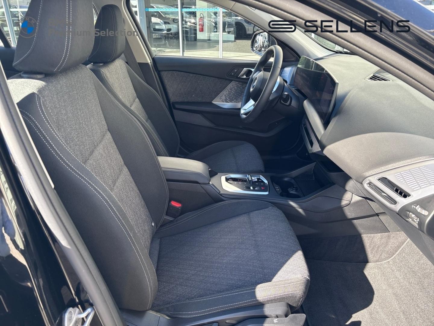 BMW Série 1 120A 170ch M Sport Design DKG7 - photo 9