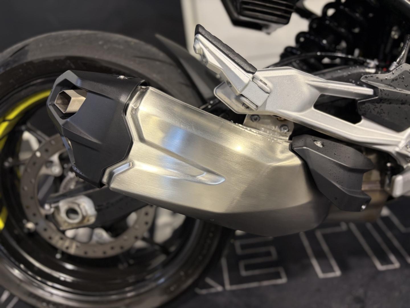 BMW F 900 R A2 Force One - photo 10