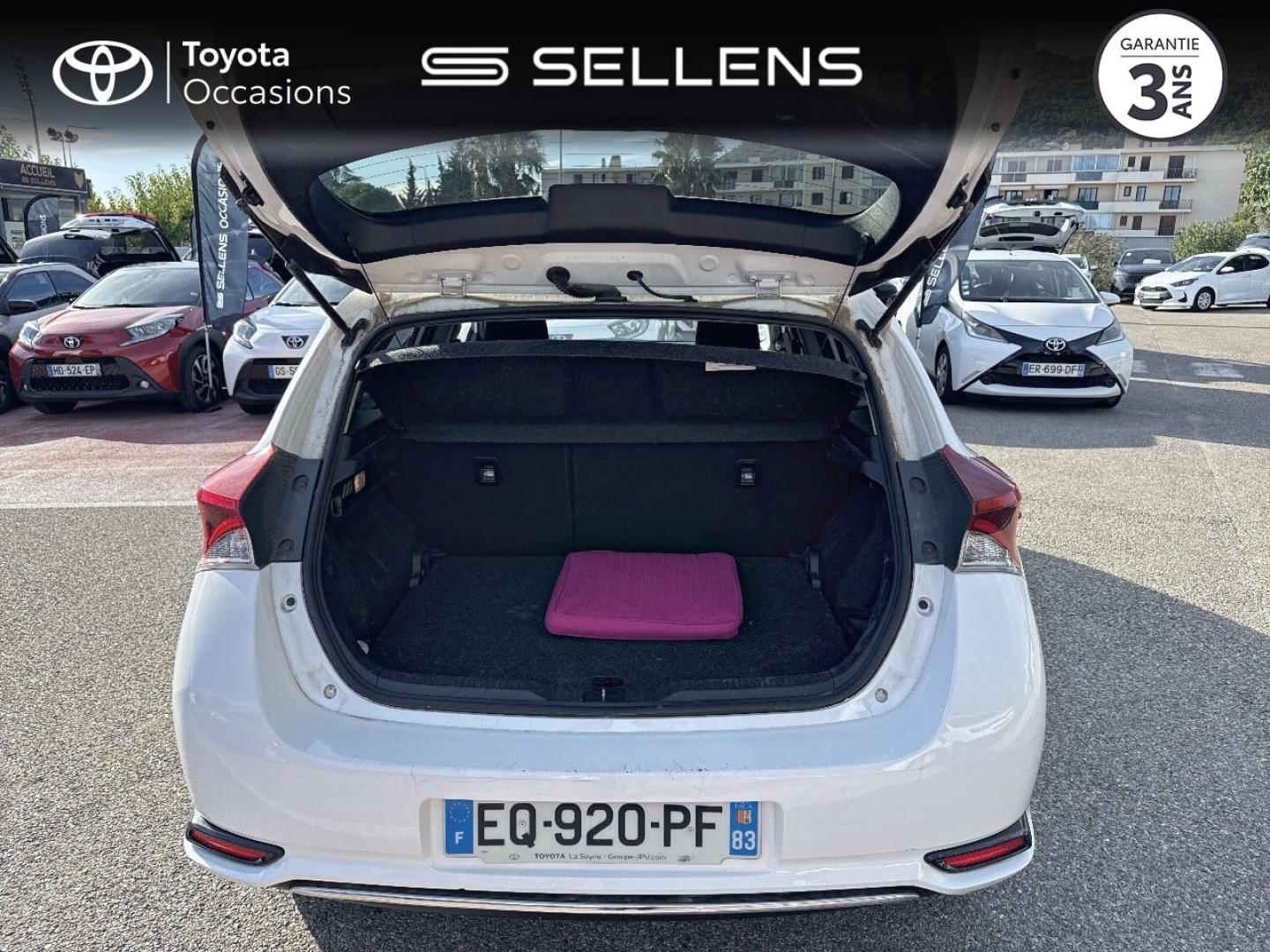 TOYOTA Auris HSD 136h Design - photo 10
