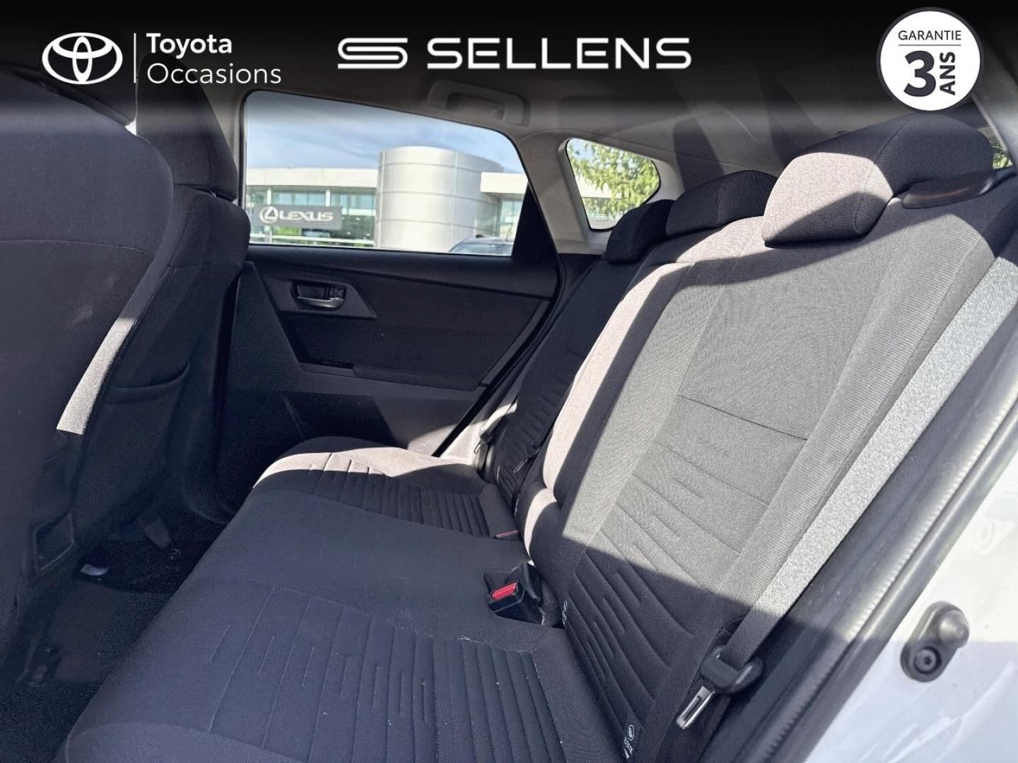 TOYOTA Auris HSD 136h Design - photo 12